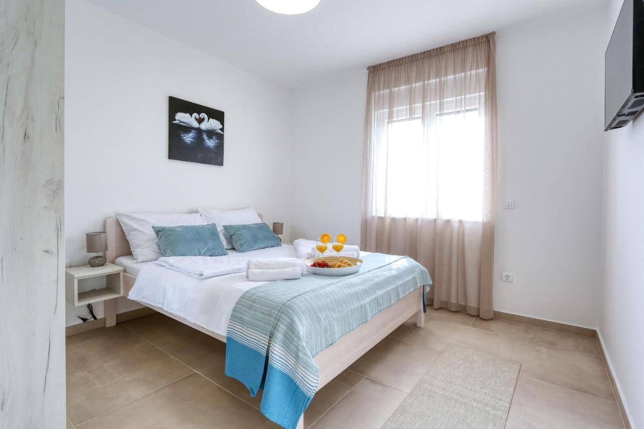 Apartments Bonaca With Jacuzzi Privlaka  Kültér fotó