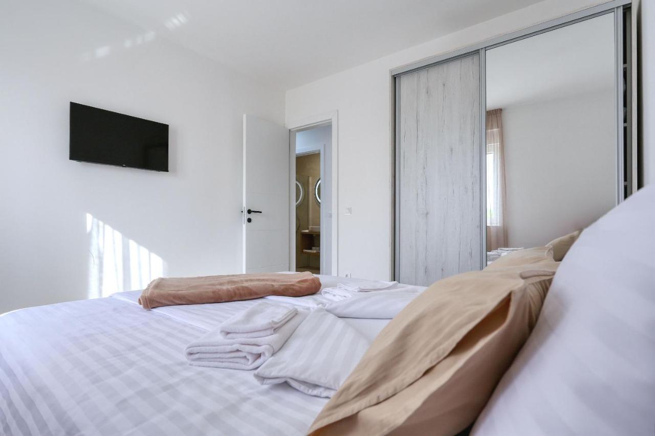 Apartments Bonaca With Jacuzzi Privlaka  Kültér fotó